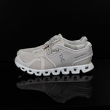 ON : Women Cloud 5, Pearl/ White